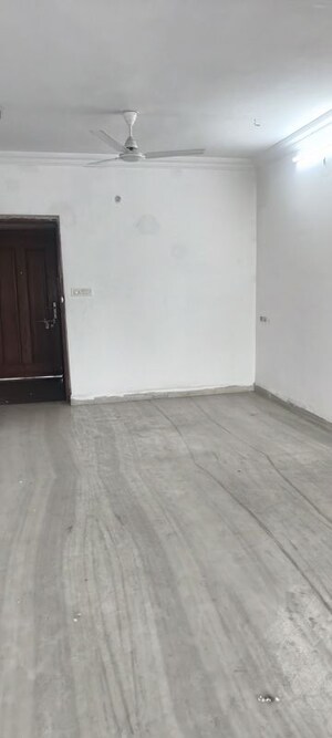 Room in 2 BHK Apartment at Shankar Nagar – for Rent