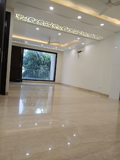 6+ BHK + Pooja Room,Servant Room,Study Room,Extra Room Independent House For Sale in New Friends Colony