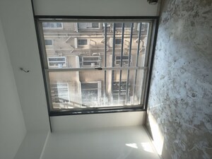 Room in 2 BHK Apartment at Ghatkopar East – for Rent