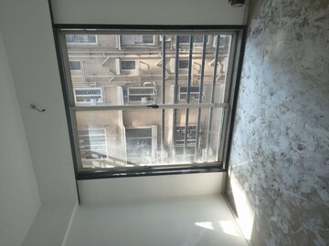 Room in 2 BHK Apartment at Ghatkopar East – for Rent