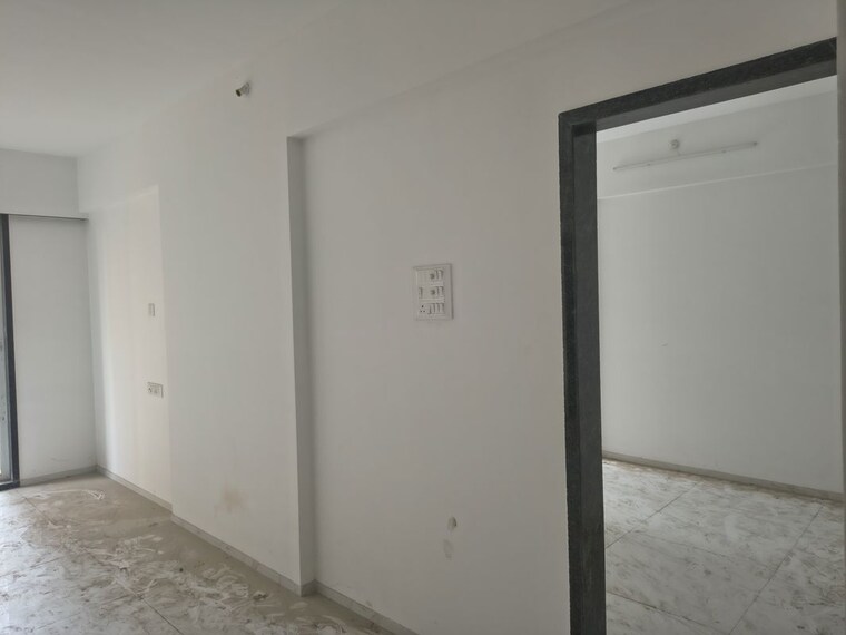 Room, ghatkopar east 2 Bedroom 550 Sq.Ft. Apartment In Ghatkopar East Mumbai 10093636