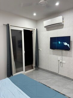 1 BHK + Pooja Room Builder Floor For Rent in Sector 43