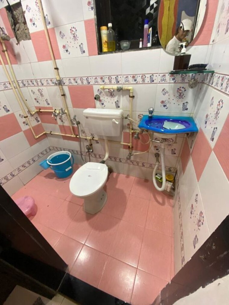 Bathroom, kopar khairane 3 Bedroom 2200 Sq.Ft. Apartment In Kopar Khairane Navi Mumbai 10093838