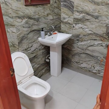 Bathroom in 1 BHK Independent House at RWA Apartments, Sector 31 – for Rent