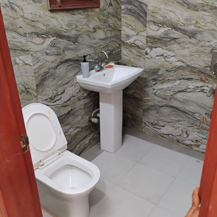 Bathroom, rwa-apartments 1 Bedroom 700 Sq.Ft. Independent House In Sector 31 Noida 10093843