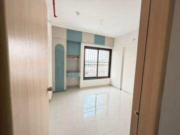 Room in 2 BHK Apartment at Kohinoor Courtyard One, Wakad – for Rent