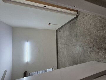 Furnished Amenities in 1.5 BHK Apartment at Mayur Vihar – for Sale