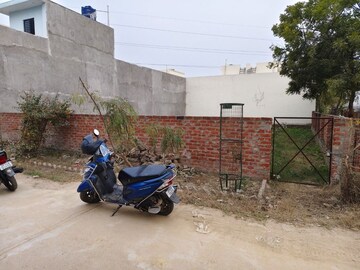  Plot – Exterior View View at Jankipuram Extension - for Sale