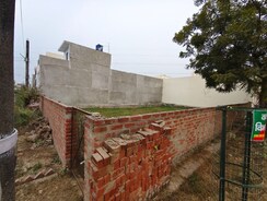 Plot For Sale in Jankipuram Extension