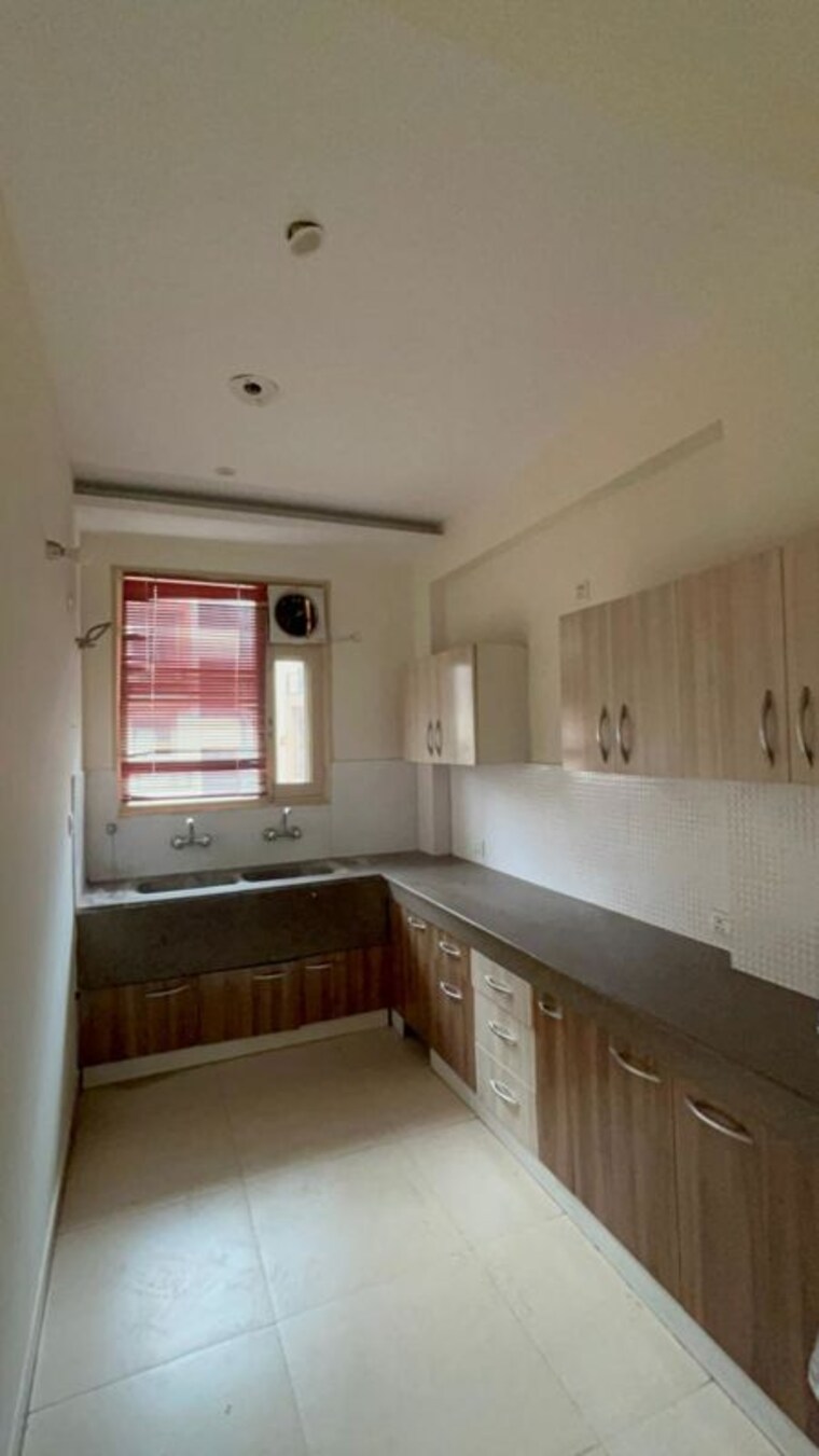Kitchen, vip road 3 Bedroom 1158 Sq.Ft. Apartment In Vip Road Zirakpur 10093995