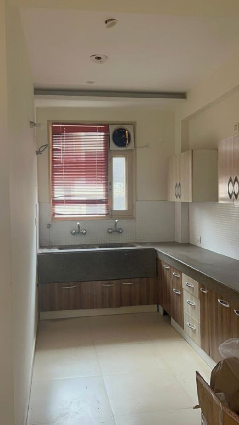 Kitchen, vip road 3 Bedroom 1158 Sq.Ft. Apartment In Vip Road Zirakpur 10093995