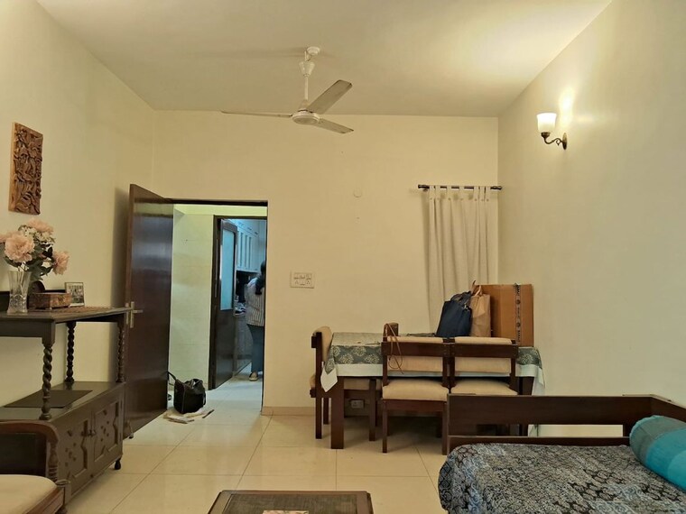 Living Room, east of kailash 2 Bedroom 1100 Sq.Ft. Builder Floor In East Of Kailash Delhi 10093824