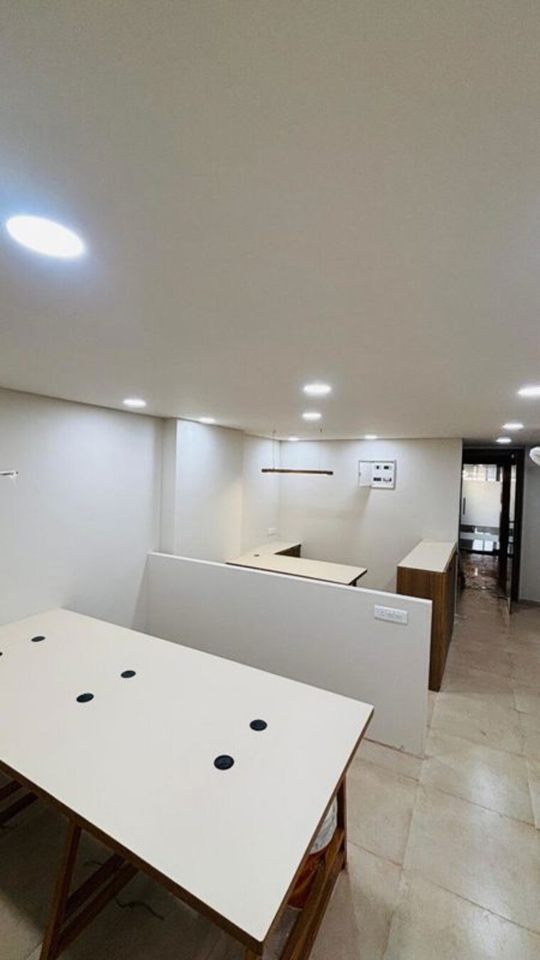 Team Area, samvaad-east-face Commercial Office Space 755 Sq.Ft. In Ambli Ahmedabad 10094045