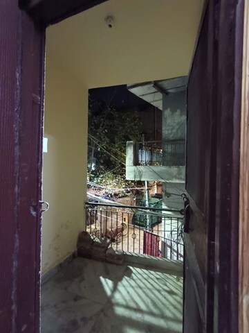  1 BHK Builder Floor at Motia Khan – for Rent