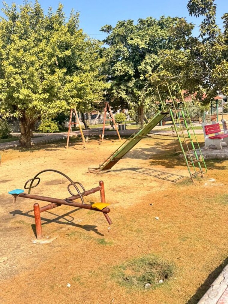 Gym, sector 35 5 Bedroom 200 Sq.Yd. Independent House In SectoR 35 Rohtak 10094300