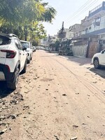 5 BHK + Pooja Room,Study Room 200 Sq.Yd. Independent House in Sector-35