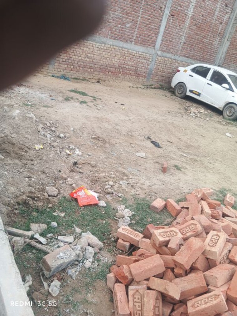 Nearby, madhuvan-vihar  2000 Sq.Yd. Plot In Kulesara Greater Noida 10094369