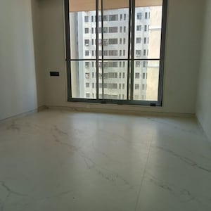 Room in 2 BHK Apartment at Khar West – for Rent
