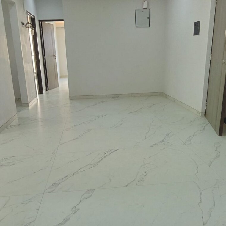 Room, khar west 2 Bedroom 700 Sq.Ft. Apartment In Khar West Mumbai 10094149