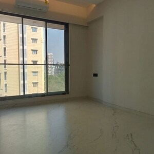 Room in 2 BHK Apartment at Khar West – for Rent