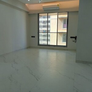 Room in 2 BHK Apartment at Khar West – for Rent