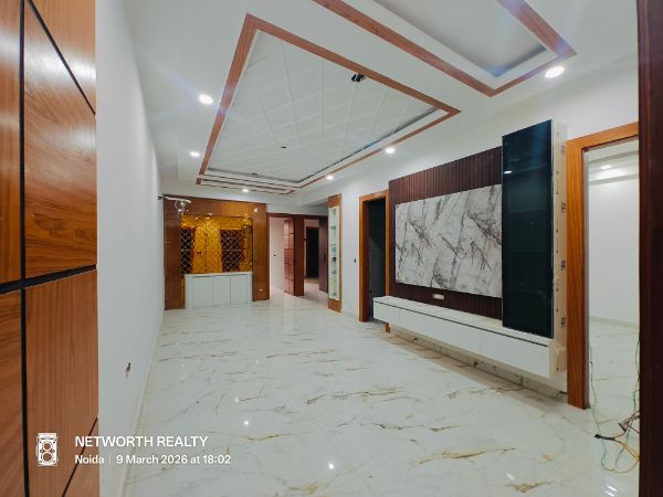 4 BHK + Extra Room Builder Floor For Sale in Sector 73