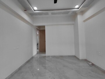 Room in 3 BHK Apartment at Mangal Karini, Goregaon West – for Rent