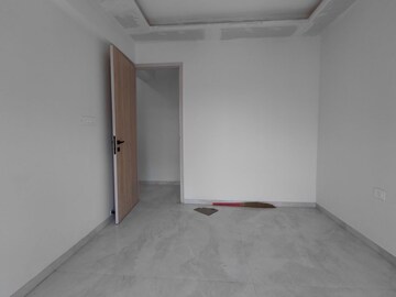 Room in 3 BHK Apartment at Mangal Karini, Goregaon West – for Rent