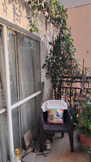 Furnished Amenities in 2 BHK Apartment at Land Craft Golf Links Apartment Phase 2, Pandav Nagar – for Rent