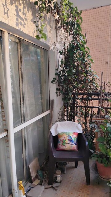 Furnished Amenities in 2 BHK Apartment at Land Craft Golf Links Apartment Phase 2, Pandav Nagar – for Rent