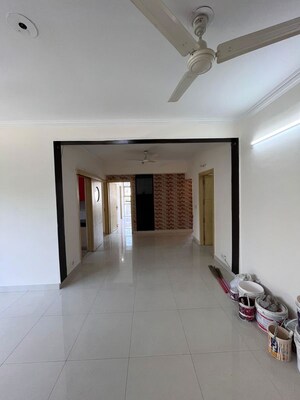 Room in 4 BHK Apartment at Ansal Sushant Estate, Sector 52 – for Rent