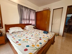 Room in 3 BHK Apartment at Belvalkar Ashirwad, Bhandarkar Road – for Rent