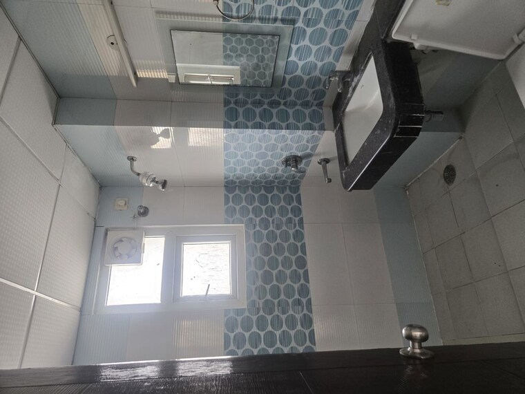 Bathroom, purvanchal-royal-park 3 Bedroom 1315 Sq.Ft. Apartment In Sector 137 Noida 10095030
