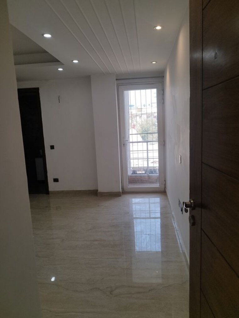 undefined, freedom fighters enclave 3 Bedroom 1800 Sq.Ft. Builder Floor In Freedom Fighters Enclave Delhi 10095046