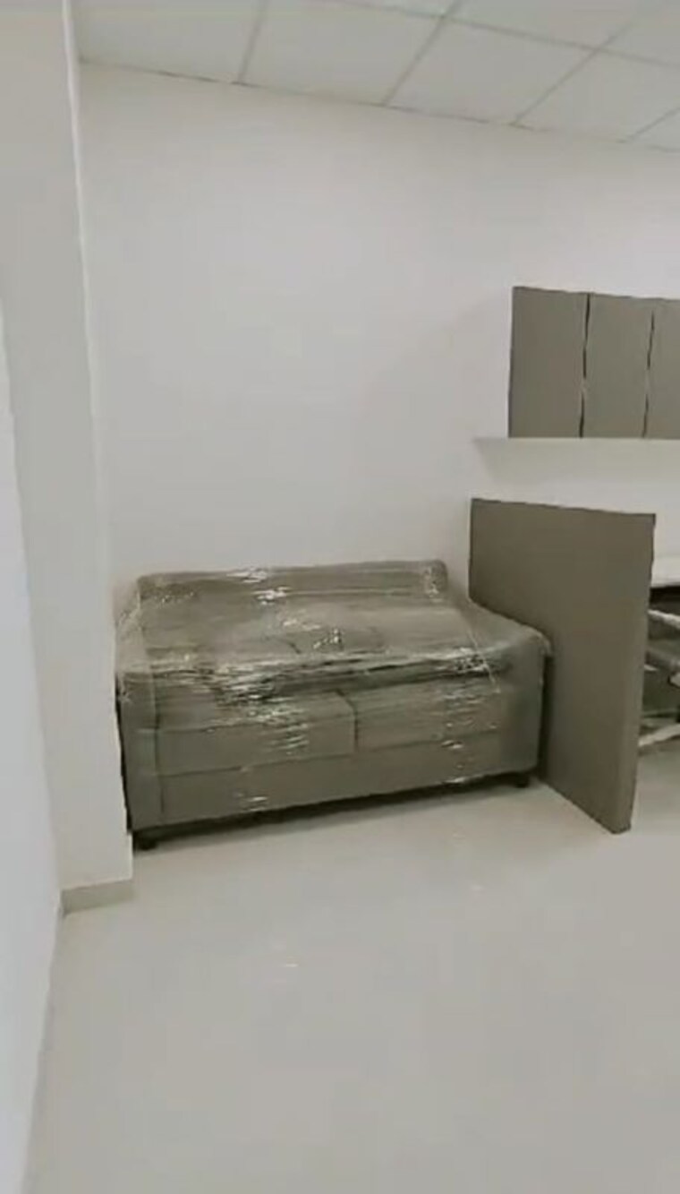 Room, wadhwa-the-gateway Commercial Office Space 633 Sq.Ft. In Mulund West Mumbai 10095089