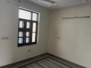 Room in 2 BHK Builder Floor at Sector 21d – for Rent