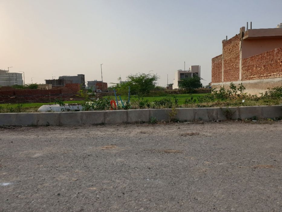 Plot For Sale in Sector 83 A