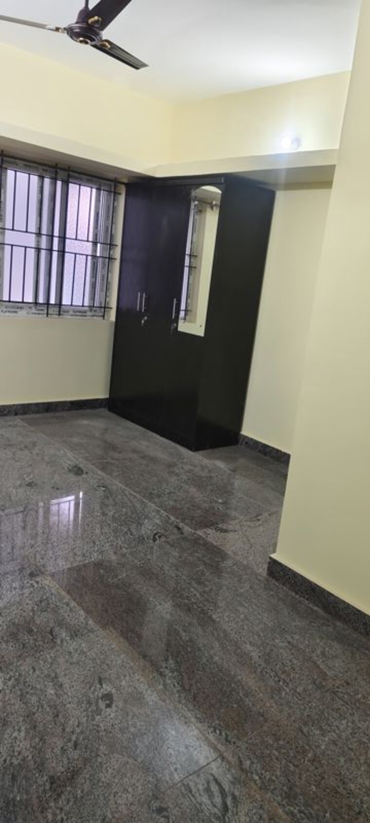 Room, jeevan bima nagar 1 Bedroom 600 Sq.Ft. Builder Floor In Jeevan Bima Nagar Bangalore 10095177