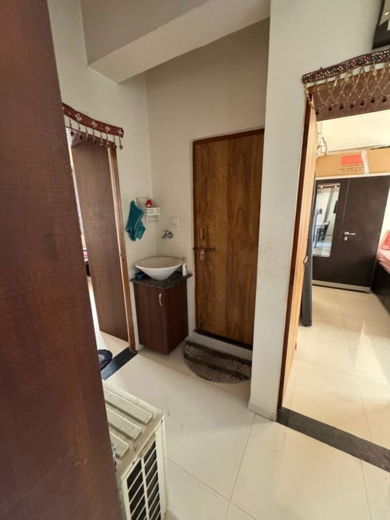 Bathroom, lajpat nagar 4 2 Bedroom 882 Sq.Ft. Builder Floor In Lajpat Nagar 4 Delhi 10095107