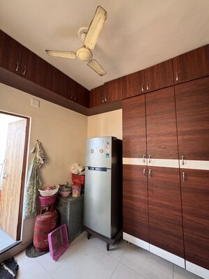 Furnished Amenities in 2 BHK Builder Floor at Lajpat Nagar 4 – for Rent