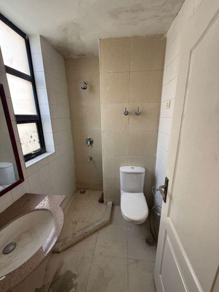 Bathroom, unitech-habitat 3 Bedroom 2100 Sq.Ft. Apartment In Pi Greater Noida Greater Noida 10095296