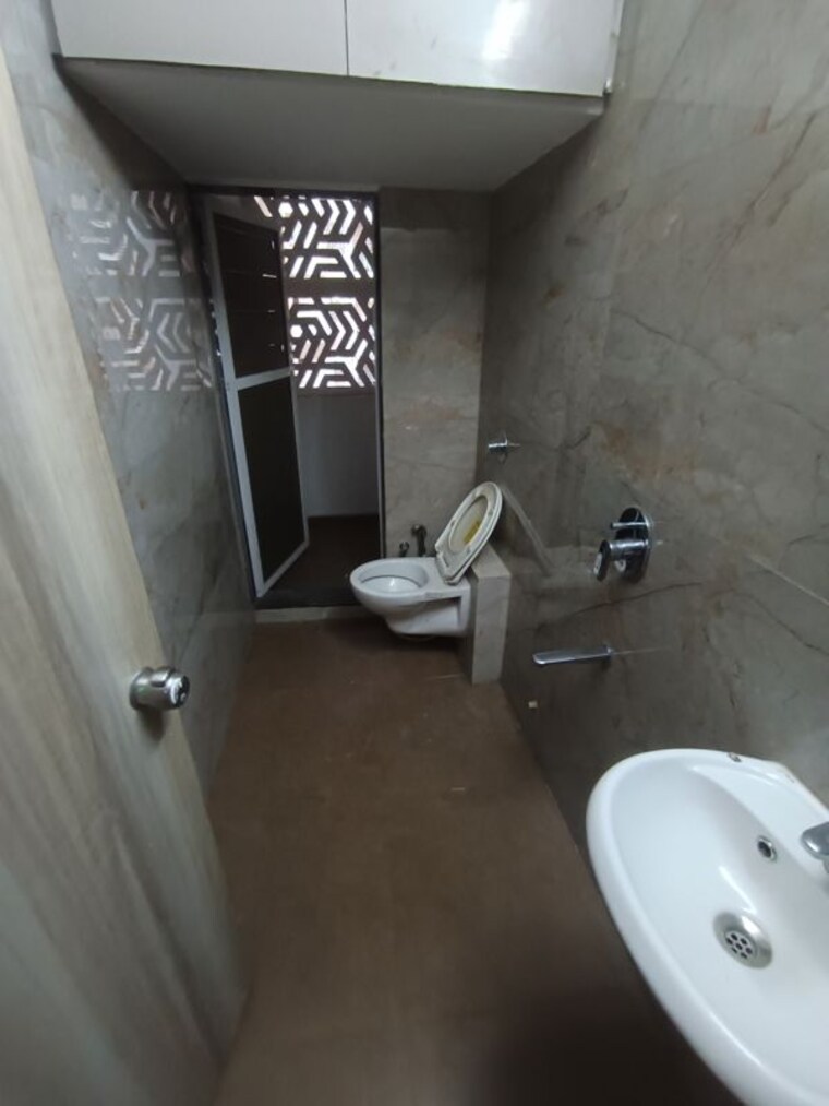 Bathroom, siddhivinayak-royal-meadows 3 Bedroom 1025 Sq.Ft. Apartment In Shahad Thane 10095413