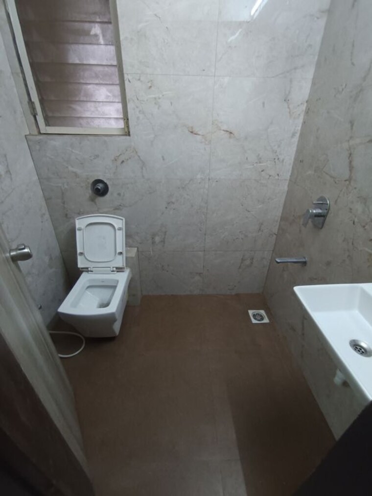 Attached Bathroom, siddhivinayak-royal-meadows 3 Bedroom 1025 Sq.Ft. Apartment In Shahad Thane 10095413