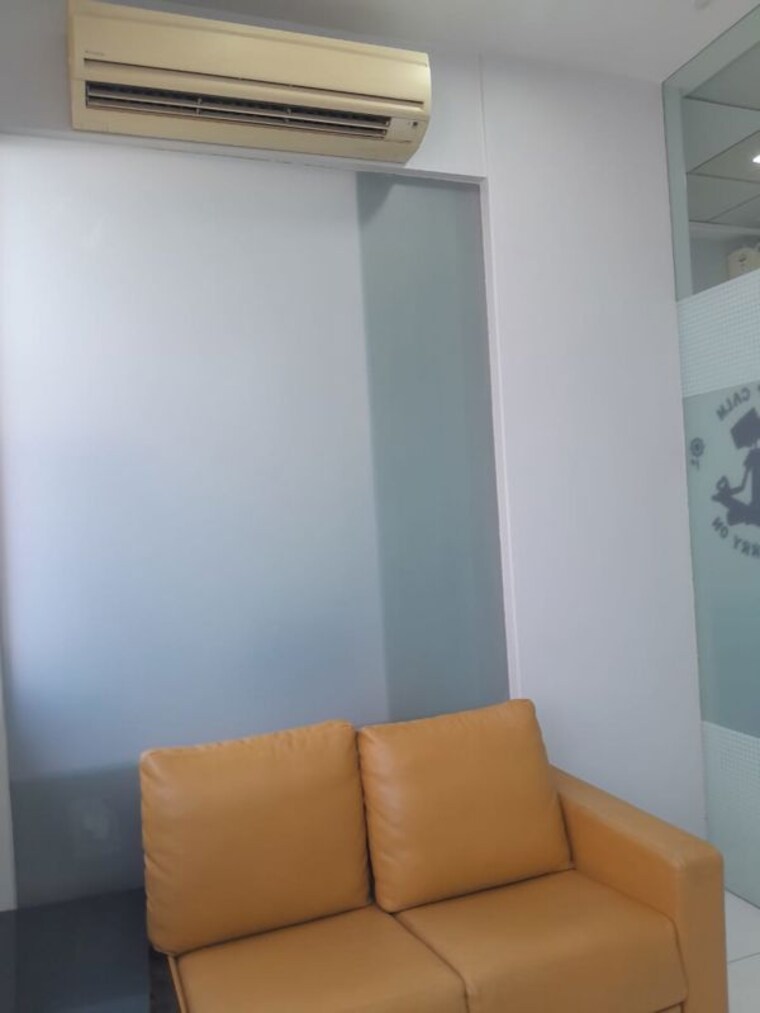 Other, western-edge Commercial Office Space 876 Sq.Ft. In Borivali East Mumbai 10095444