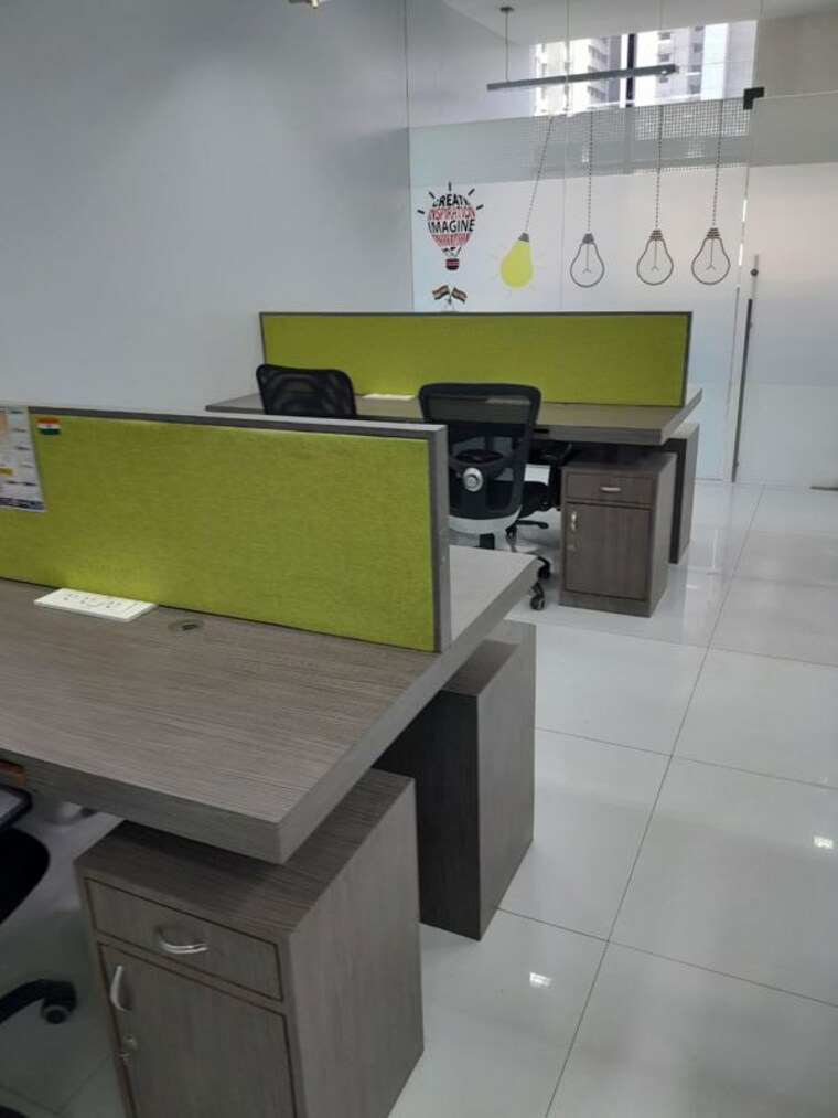Team Area, western-edge Commercial Office Space 876 Sq.Ft. In Borivali East Mumbai 10095444