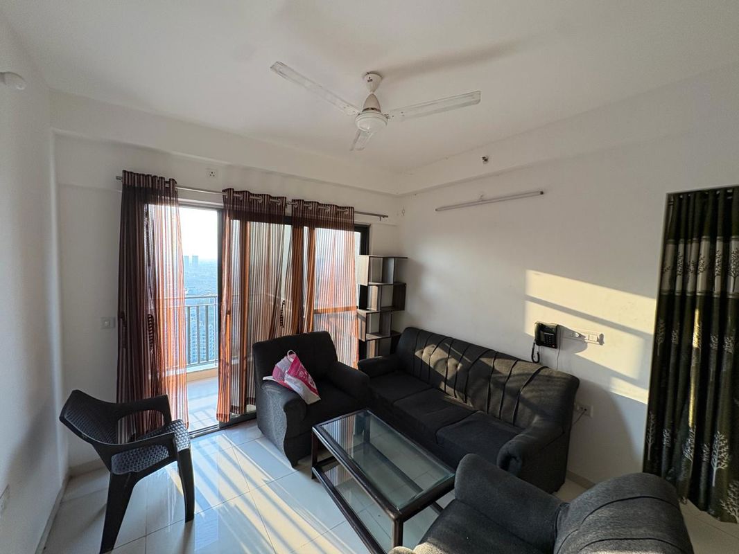 2 BHK + Pooja Room Builder Floor For Rent in Amanora Gold Towers