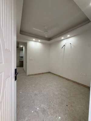 Room in 2 BHK Builder Floor at Neb Sarai – for Rent