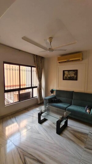 Living Room in 3 BHK Apartment at Andheri West – for Rent