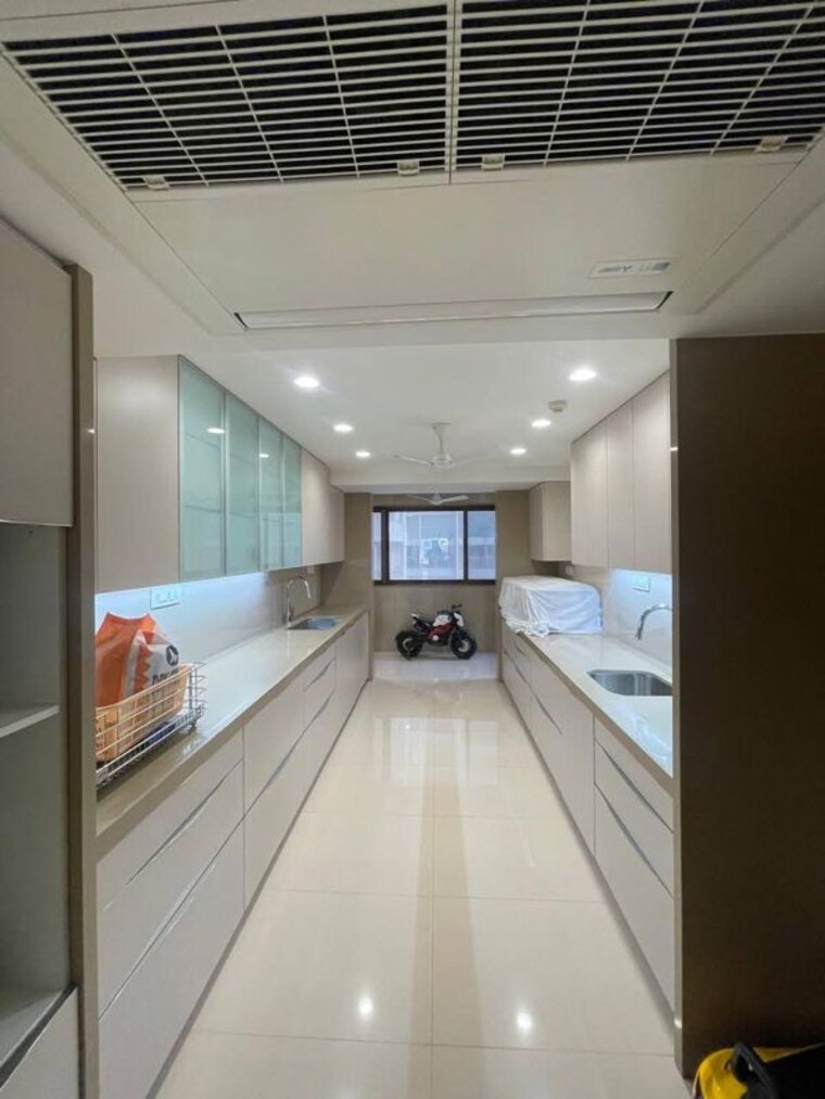 undefined, dn nagar 4 Bedroom 3200 Sq.Ft. Apartment In Dn Nagar Mumbai 10095605