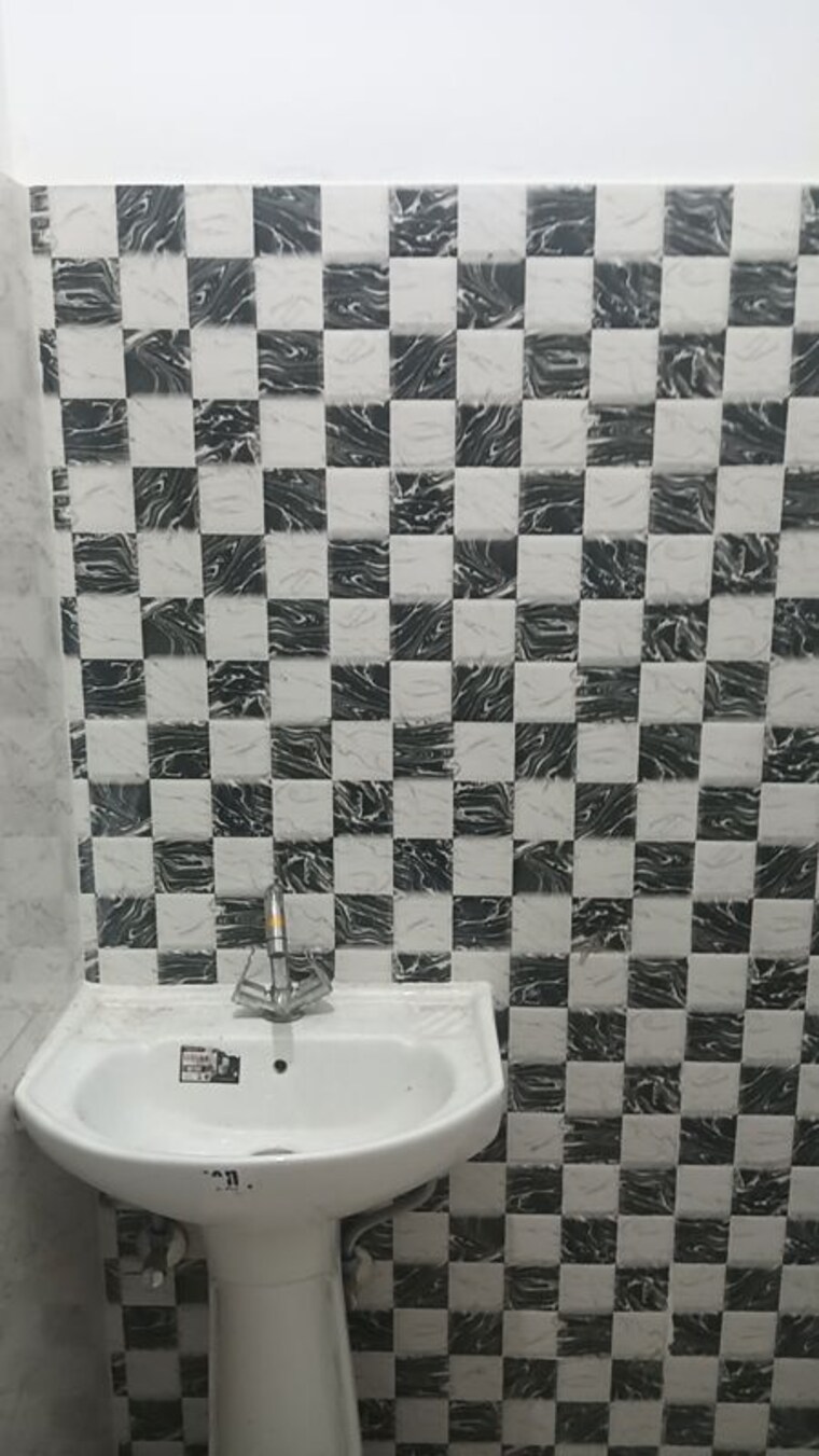 Bathroom, sector 1 greater noida 1 RK 250 Sq.Ft. Builder Floor In Sector 1 Greater Noida Greater Noida 10095620